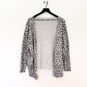 Old Navy Gray Leopard Print Cardigan